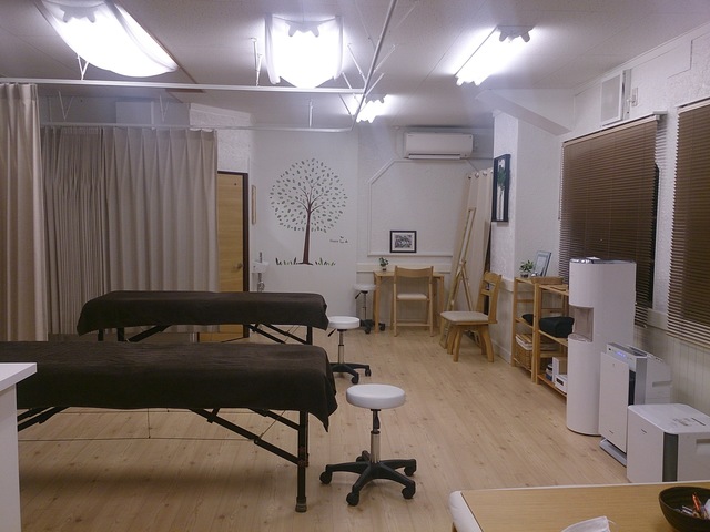 施術ベッド.jpg